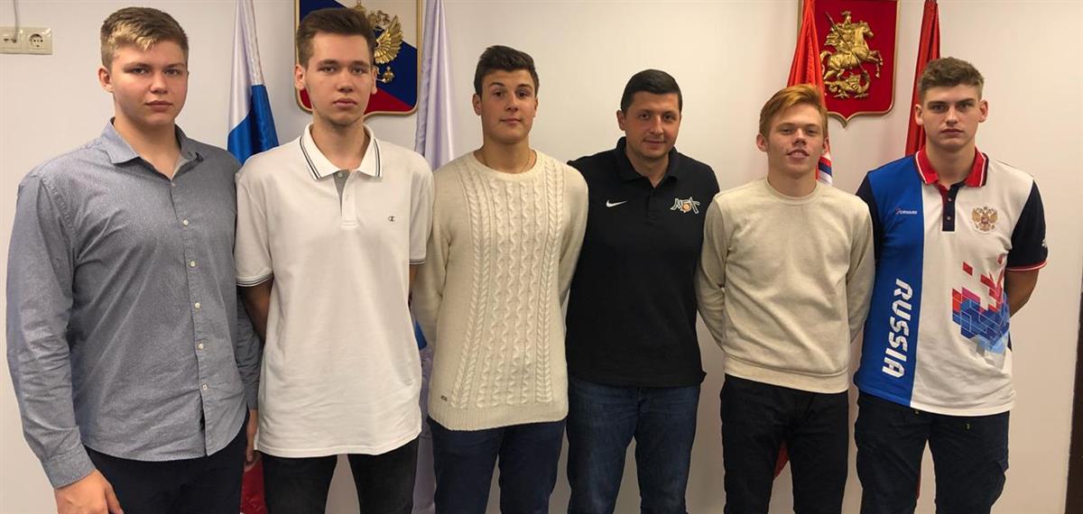 Пять воспитанников московских спортивных школ подписали контракты с МБА